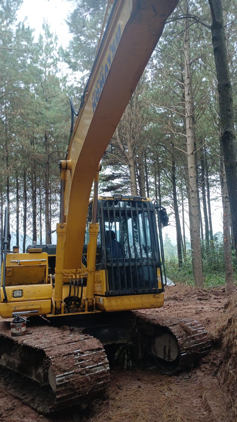 Komatsu PC130