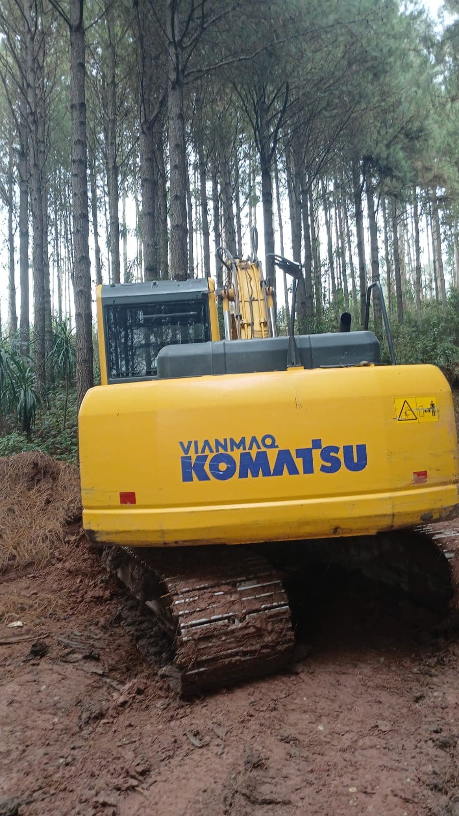 Komatsu PC130