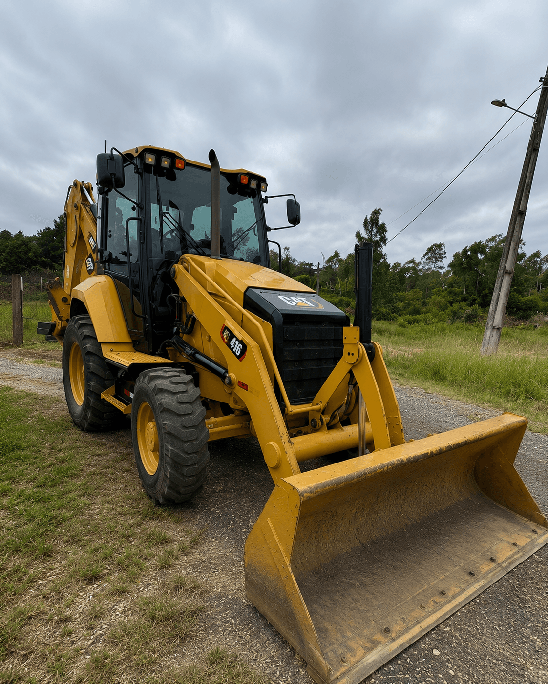 Retroescavadeira Caterpillar 416 2021